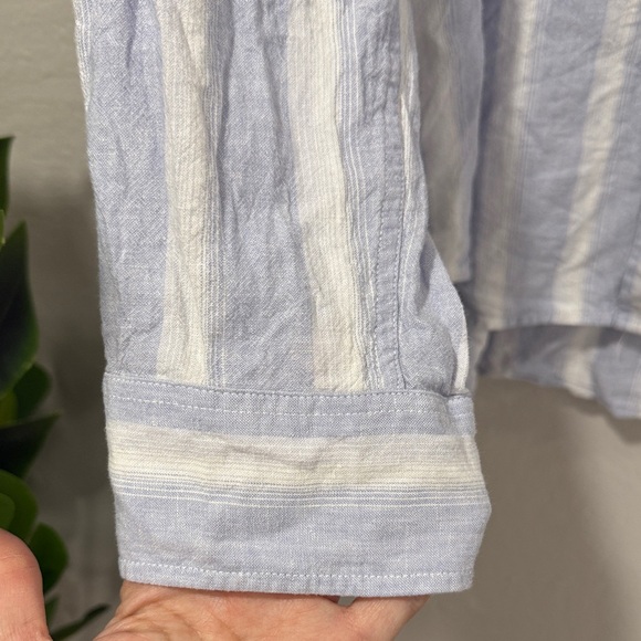 Aritzia - Wilfred Free striped relaxed linen blend button front shirt - Picture 6 of 9